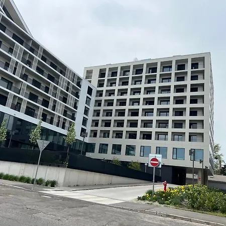 Executive Free Street Parking Apartmán Bratislava
