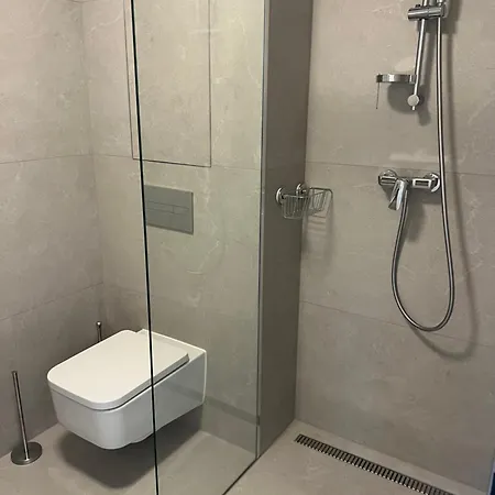 Apartment Executive Free Street Parking *