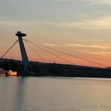 Executive Free Street Parking Appartement