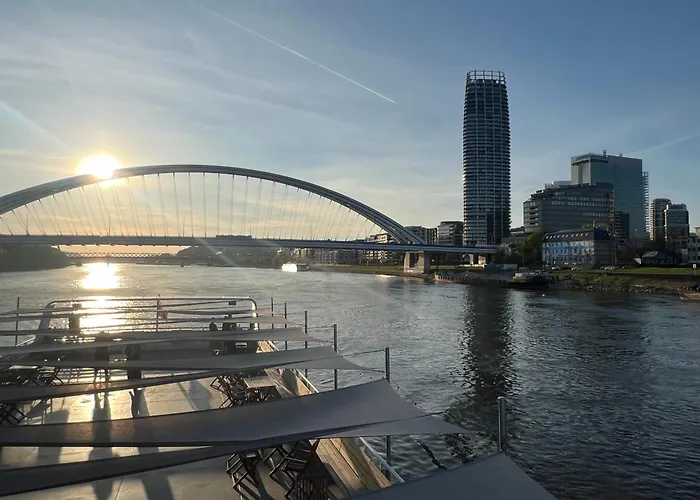 Executive Free Street Parking *