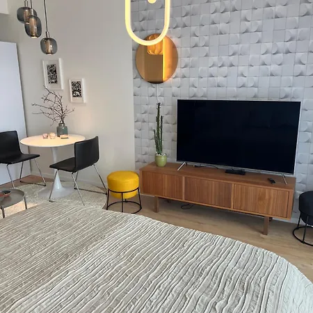 Executive Free Street Parking Pozsony